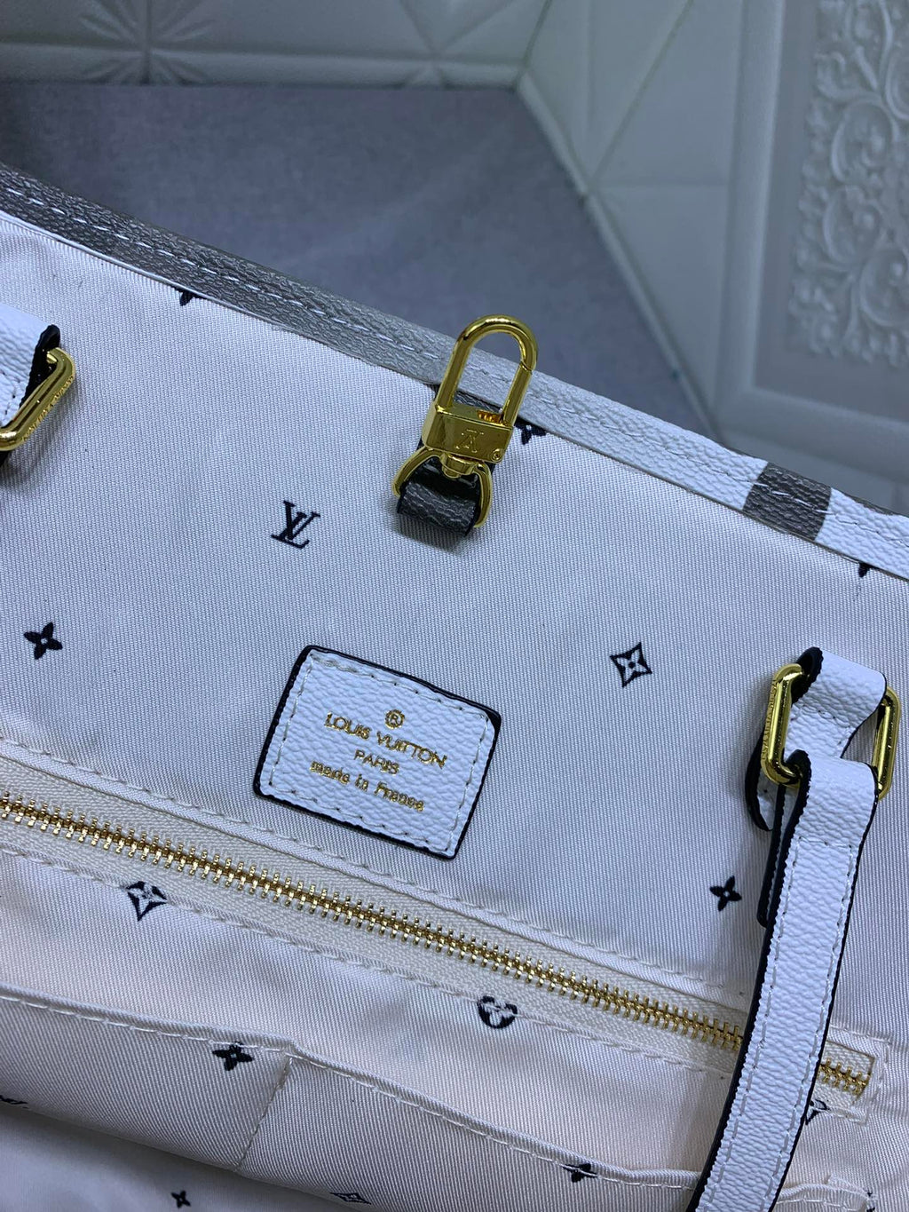 Luxury Bags Louis Vuitton  750
