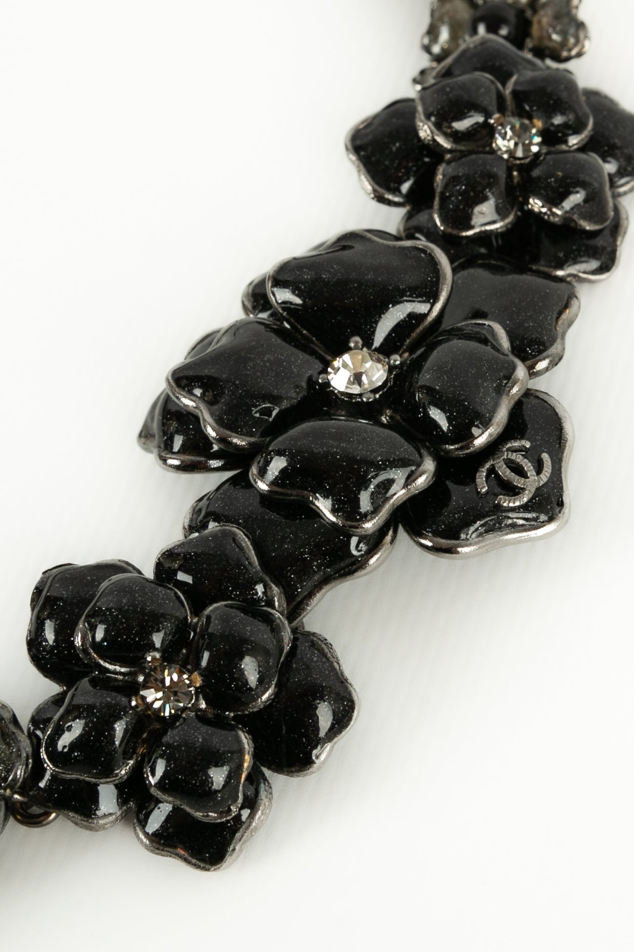 Collier cam��lia Chanel