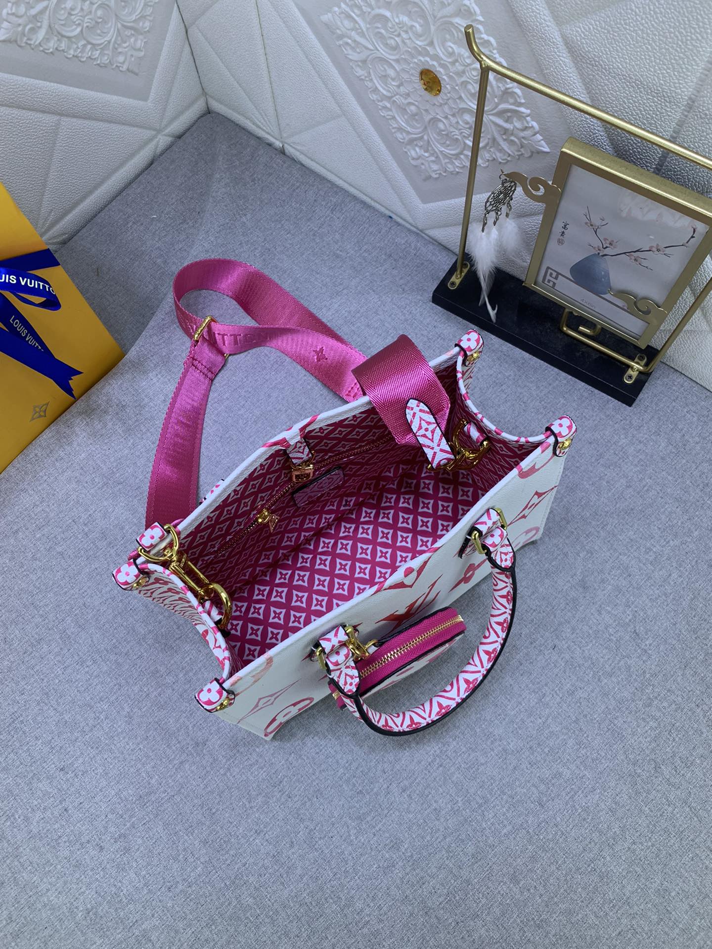 Luxury Bags Louis Vuitton  818