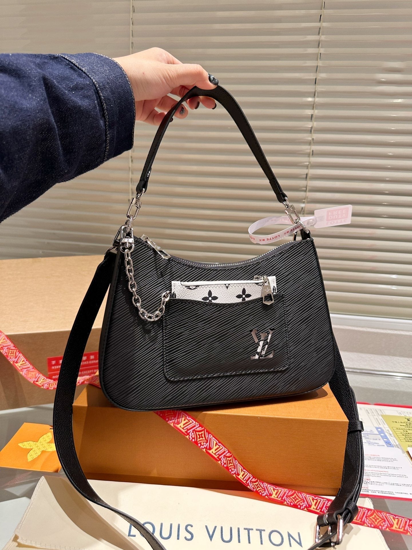 Luxury Bags Louis Vuitton  774