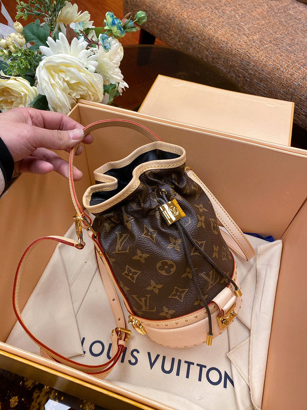 Louis Vuitton Luxury Bags 2698