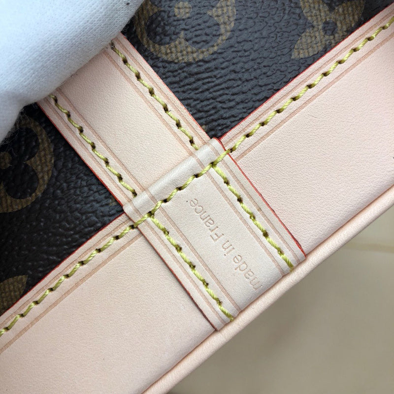 Louis Vuitton Luxury Bags 1982