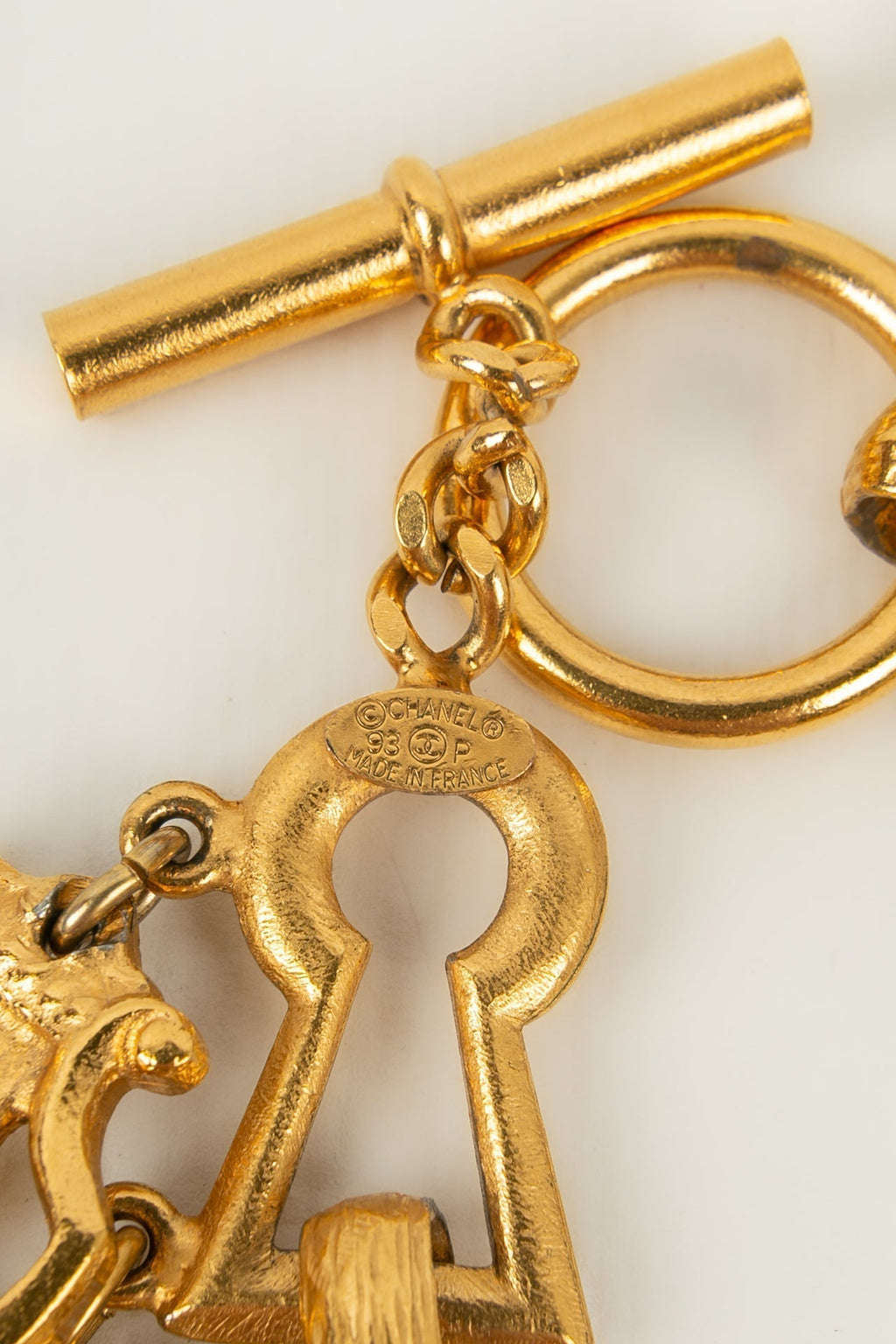 Iconique bracelet "cl��s" Chanel 1993
