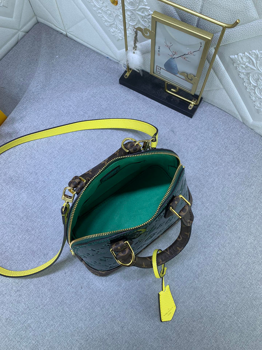 Luxury Bags Louis Vuitton  834