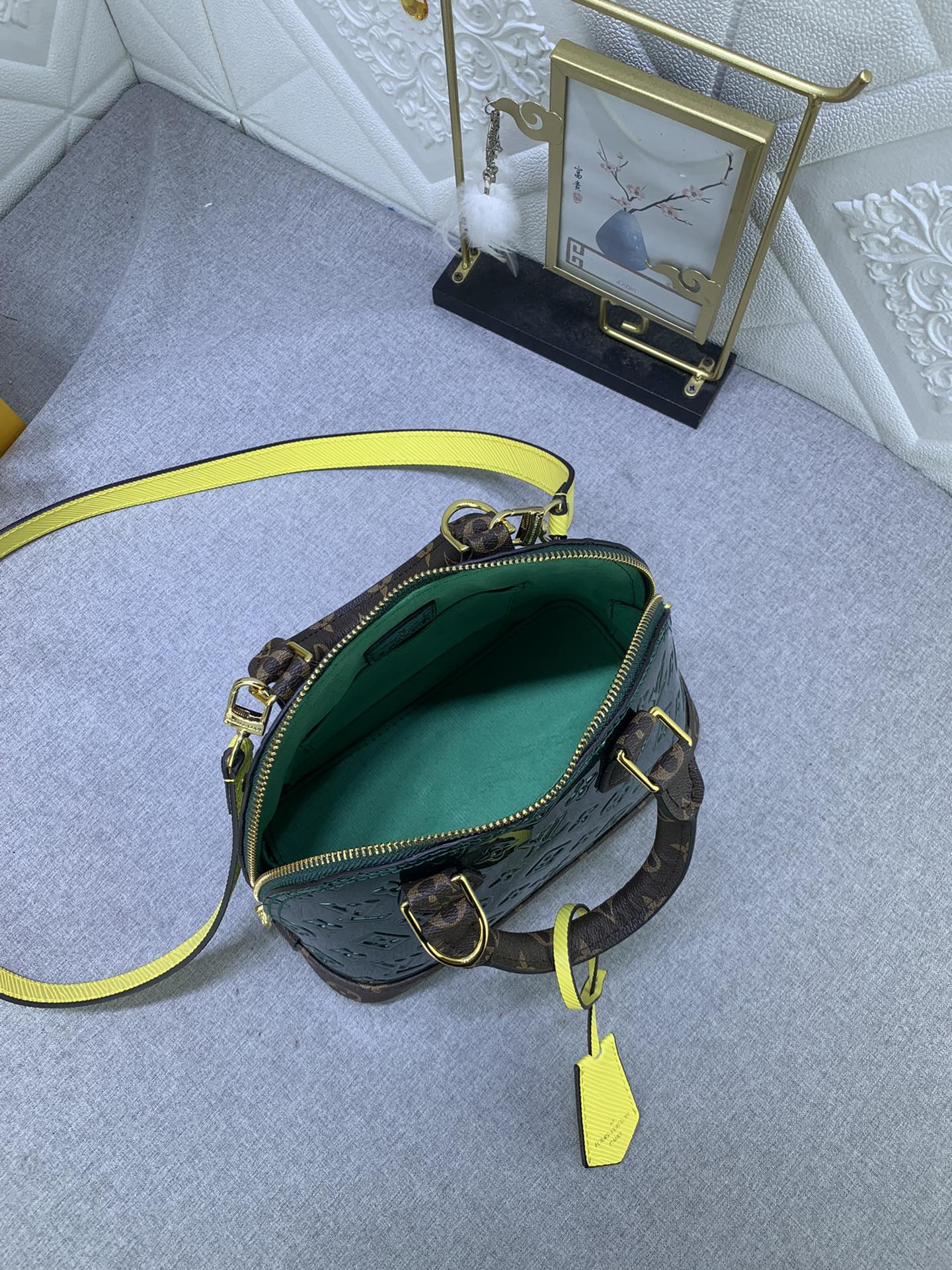 Luxury Bags Louis Vuitton  834