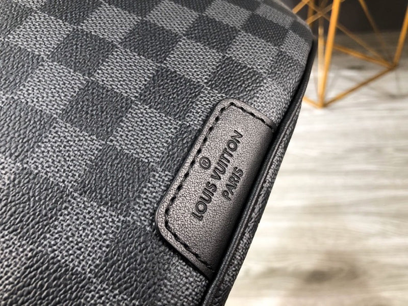 Louis Vuitton Luxury Bags 1813
