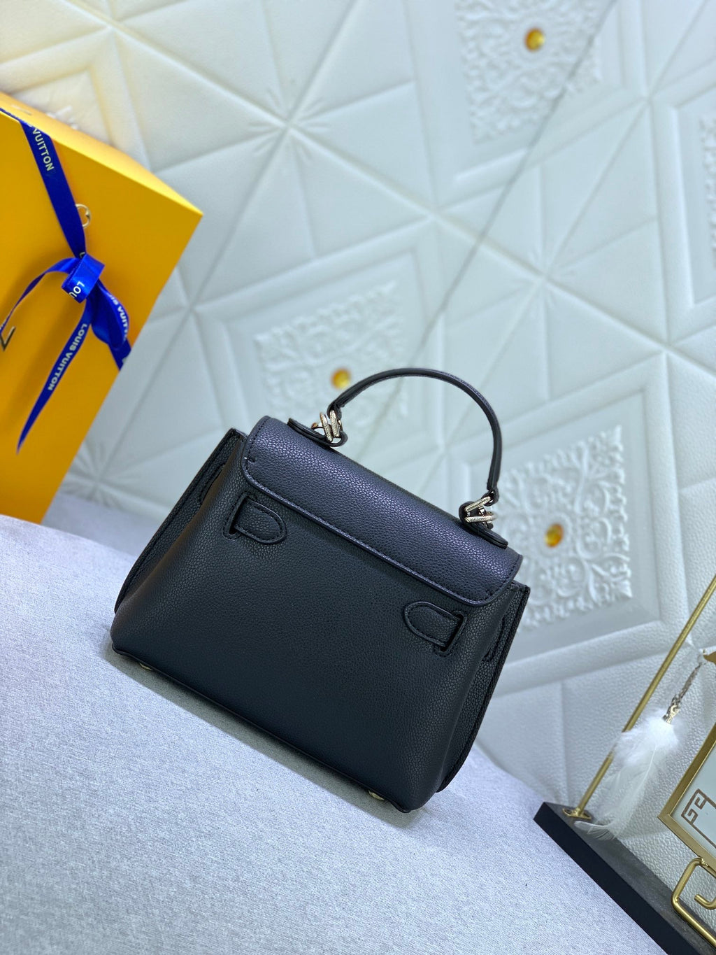 Luxury Bags Louis Vuitton  744