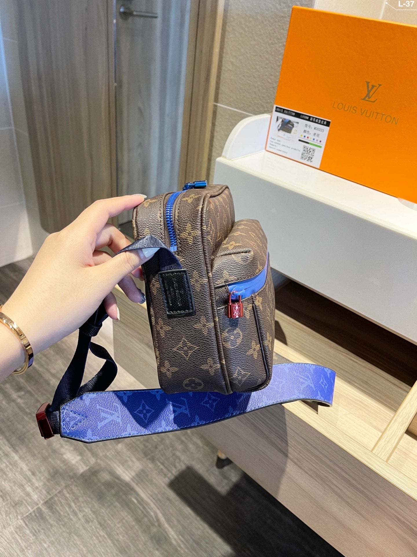 Designer Handbags louis vuitton 506