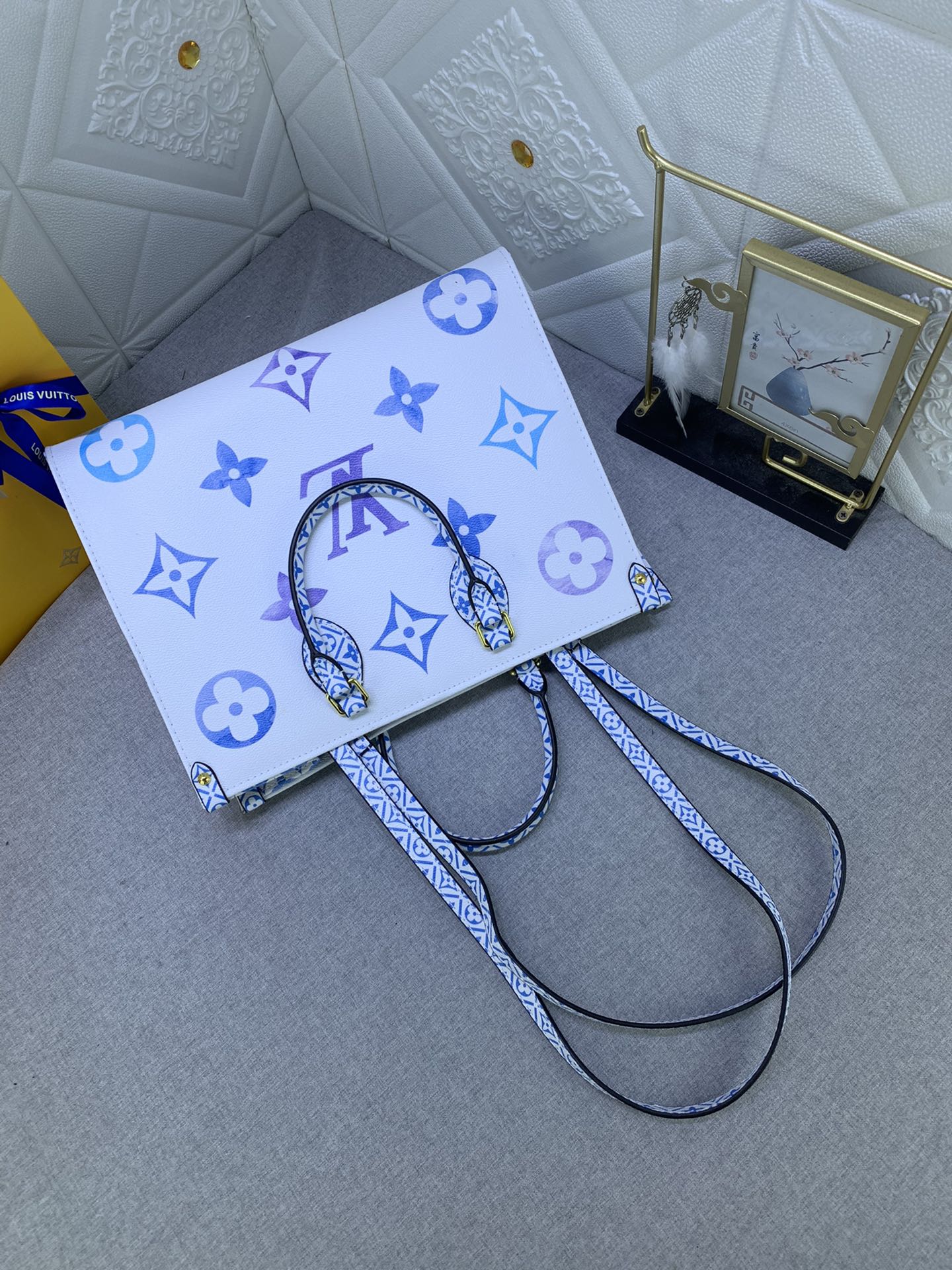 Luxury Bags Louis Vuitton  819