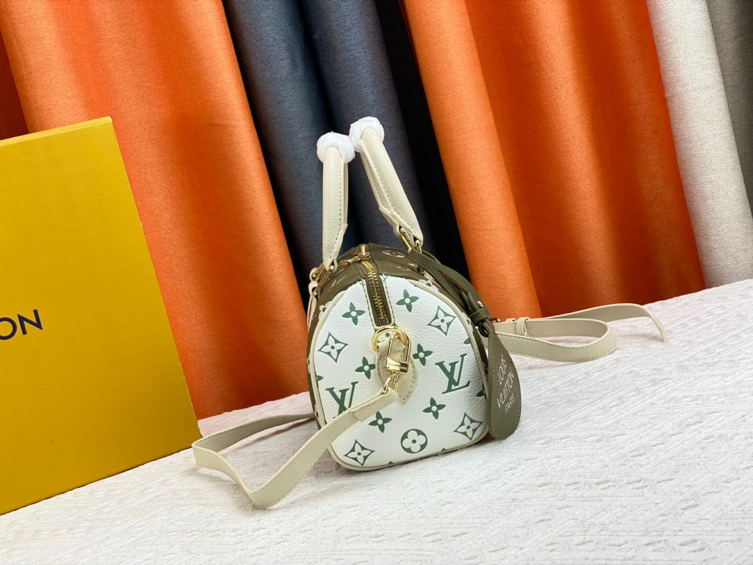 Luxury Bags Louis Vuitton  778