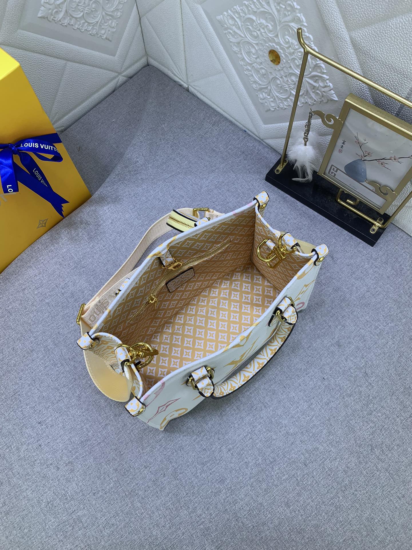 Luxury Bags Louis Vuitton  816