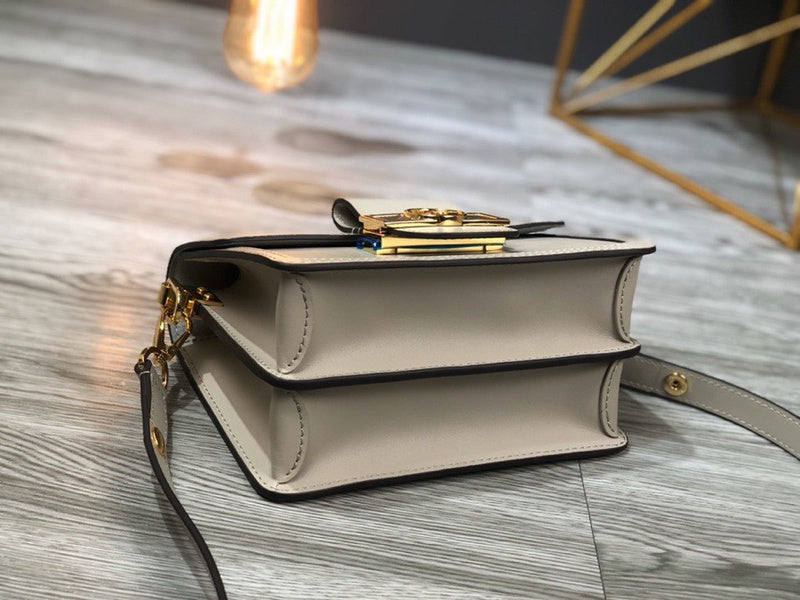 Louis Vuitton Luxury Bags 1831
