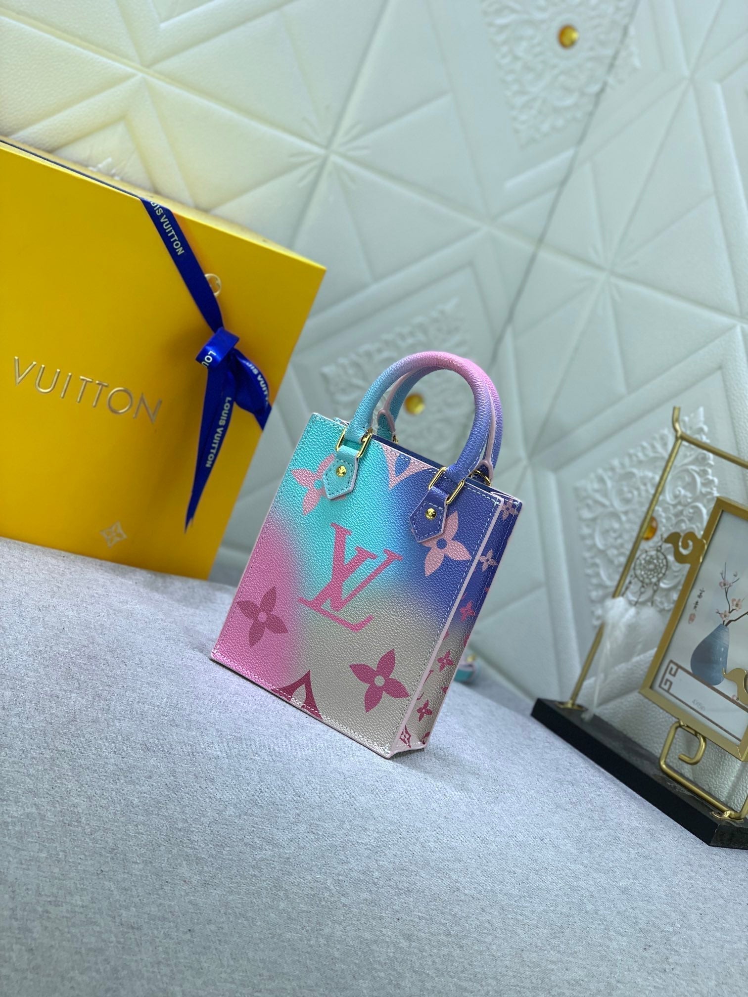 Luxury Bags Louis Vuitton  824