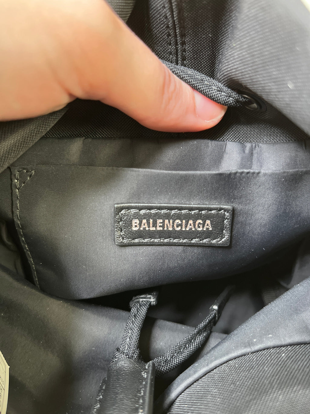Crossbody Luxury Designer By Balenciaga  Size: Small