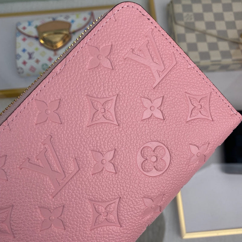 Louis Vuitton Luxury Bags 1821