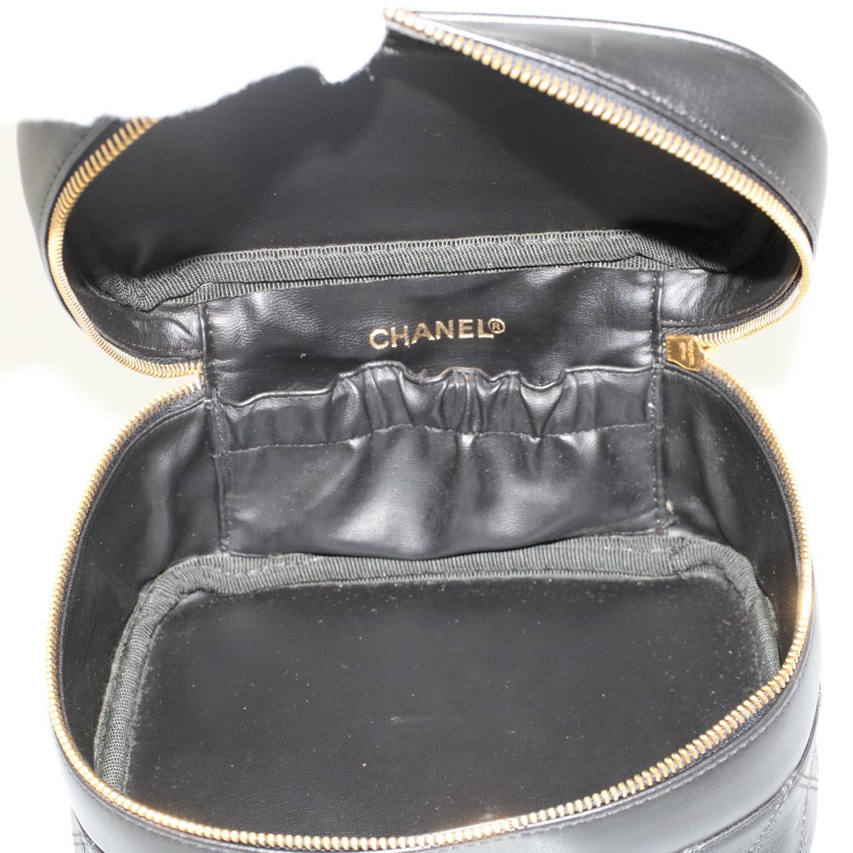 CHANEL Vanity Cosmetic Pouch Lamb Skin Black CC Auth 49400A