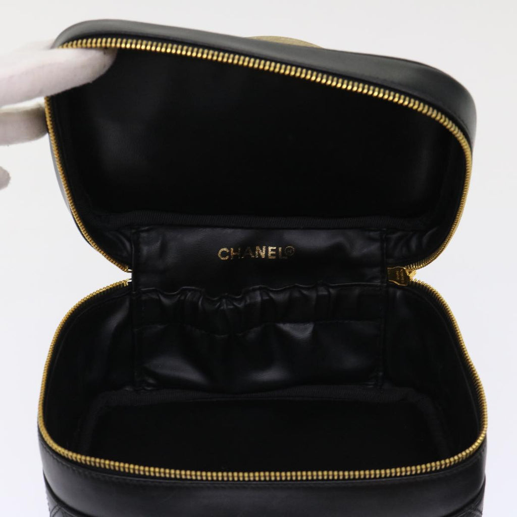 CHANEL Vanity Cosmetic Pouch Lamb Skin Beige CC Auth 49478A