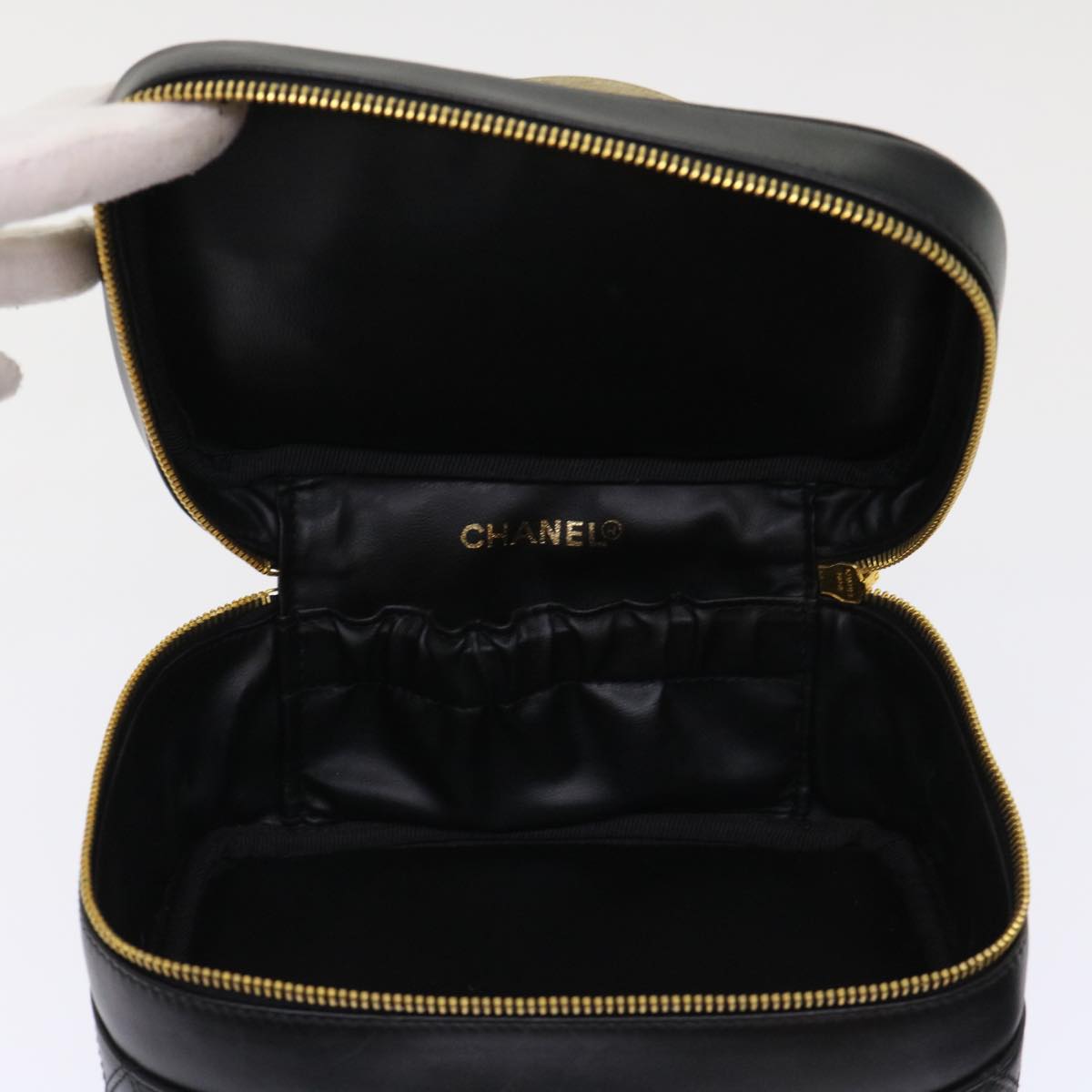 CHANEL Vanity Cosmetic Pouch Lamb Skin Beige CC Auth 49478A