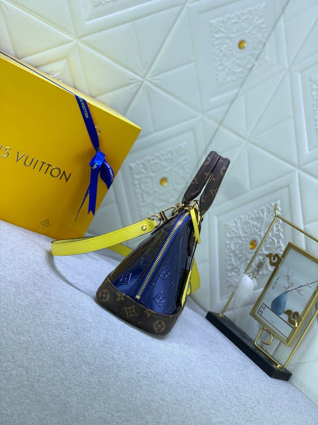 Luxury Bags Louis Vuitton  835