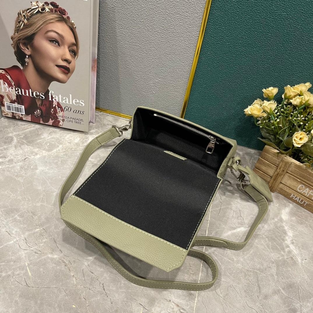 Luxury Bags Louis Vuitton  866