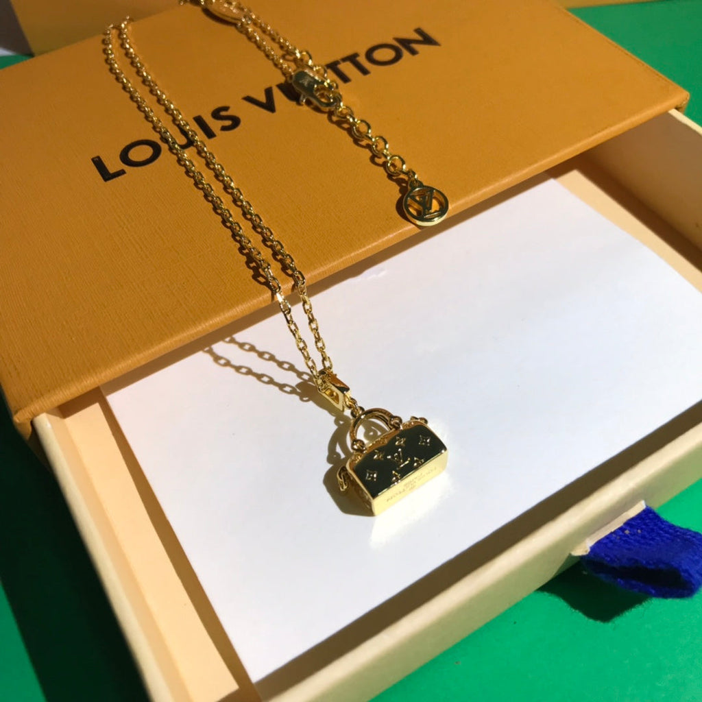 BG - Holiday Necklace louis vuitton027