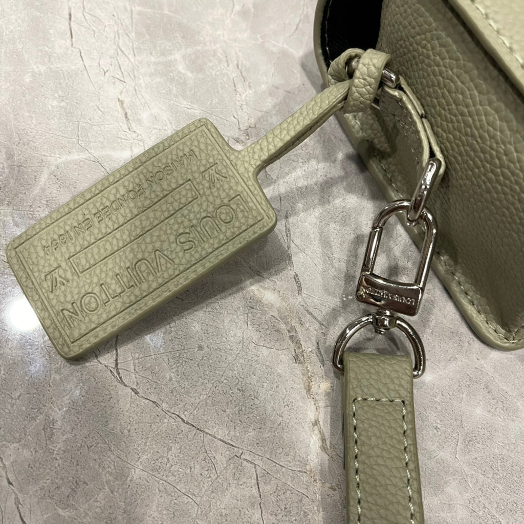Luxury Bags Louis Vuitton  866