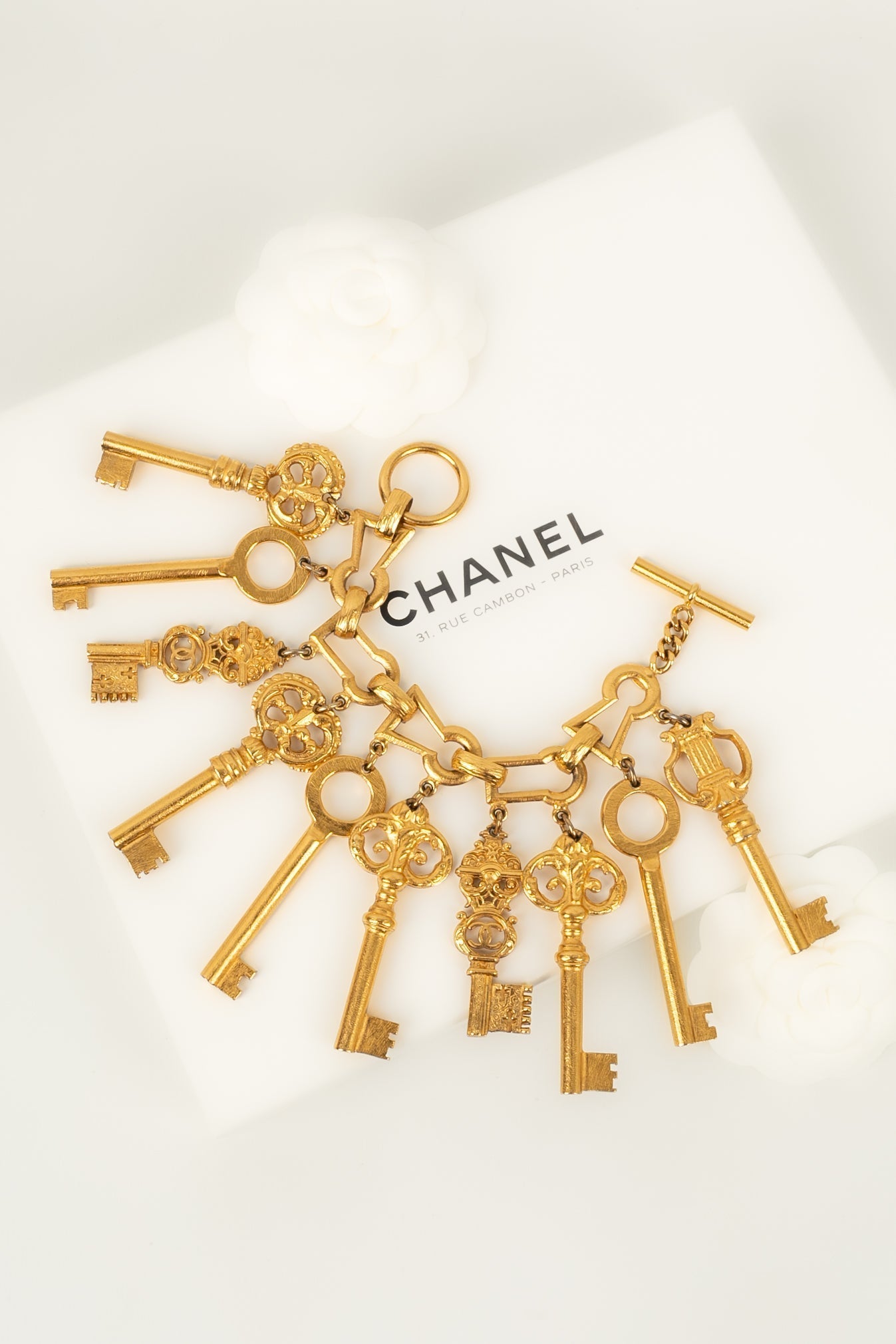 Iconique bracelet "cl��s" Chanel 1993