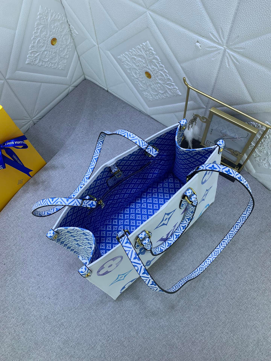Luxury Bags Louis Vuitton  819