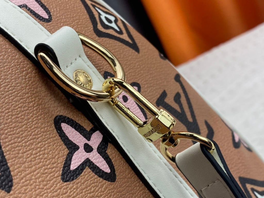 Luxury Bags Louis Vuitton  786