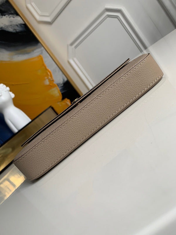 Louis Vuitton Luxury Bags 1819