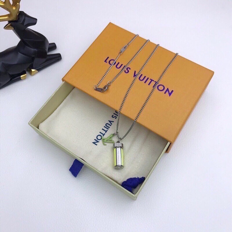 BG - Holiday Necklace louis vuitton003