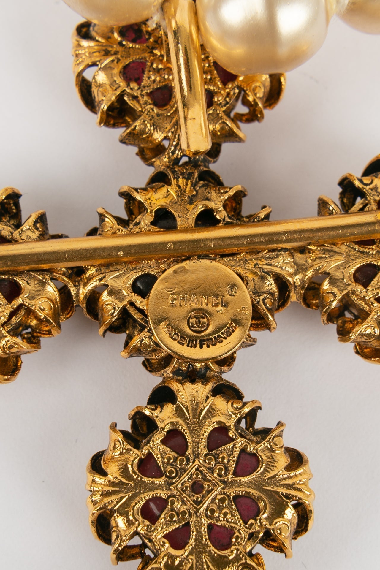 Collier croix Chanel