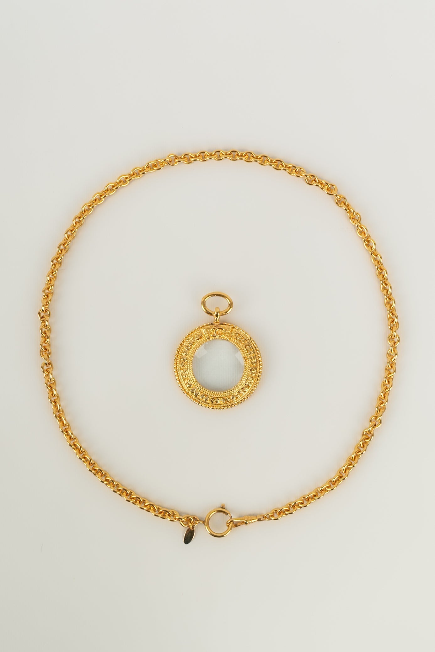 Collier loupe Chanel