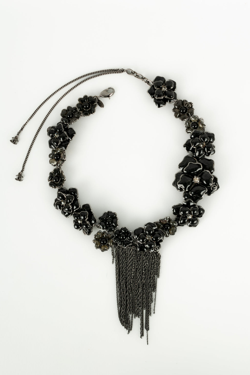 Collier cam��lia Chanel