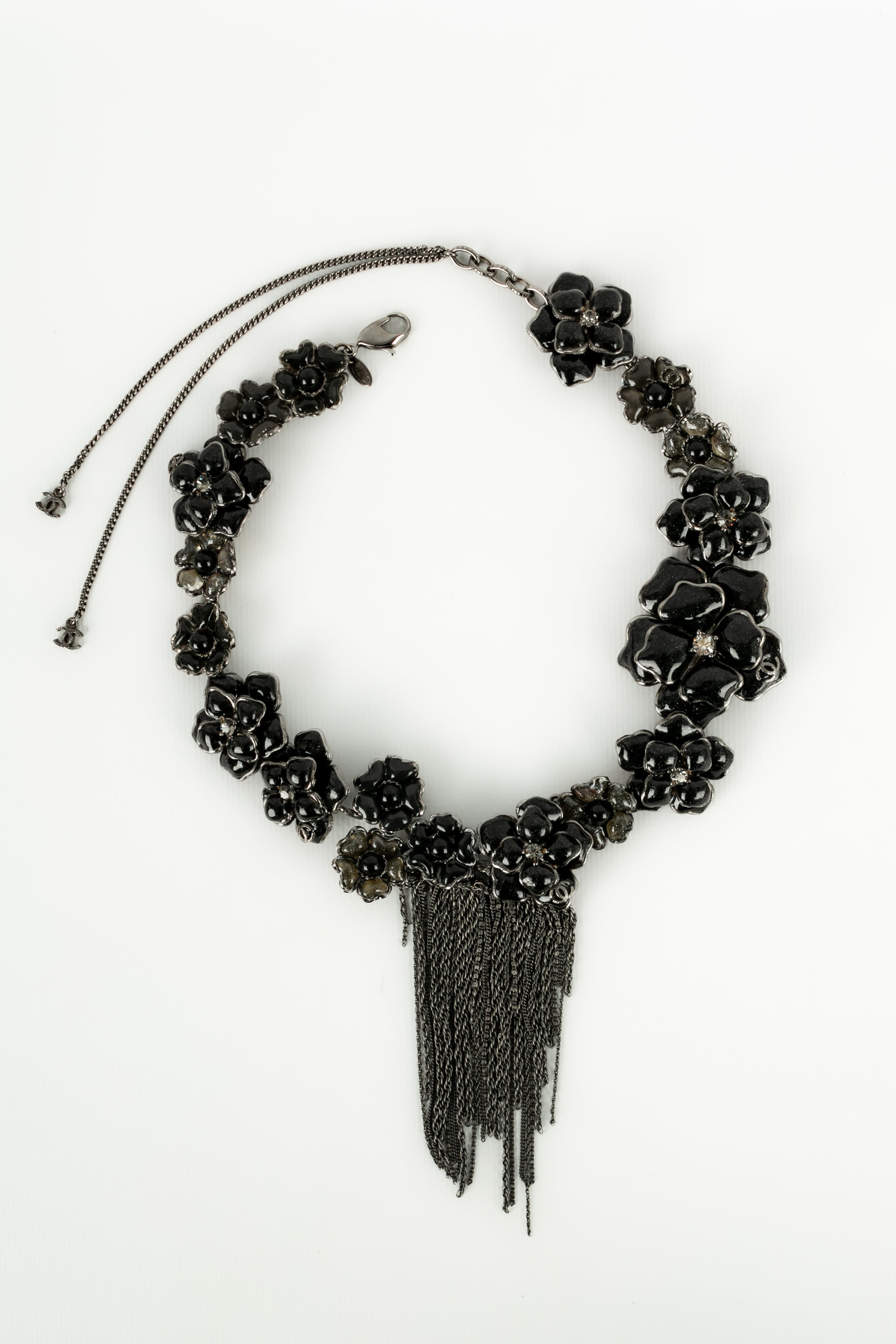 Collier cam��lia Chanel