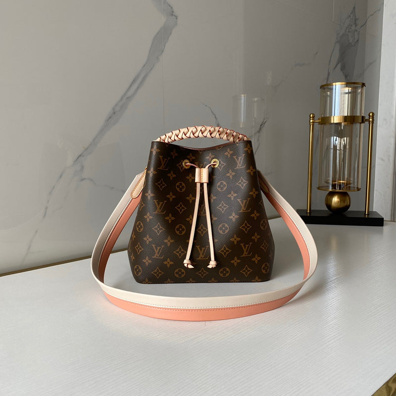 Louis Vuitton Luxury Bags 2696
