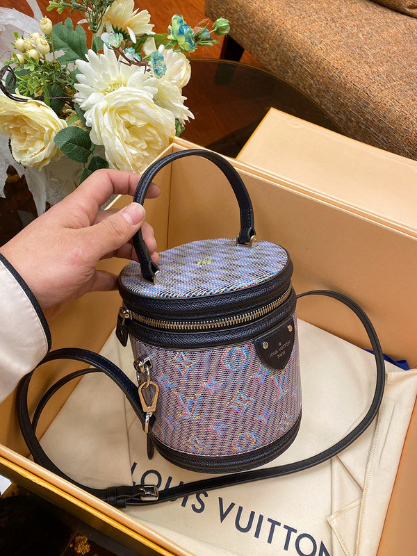 Louis Vuitton Luxury Bags 2595