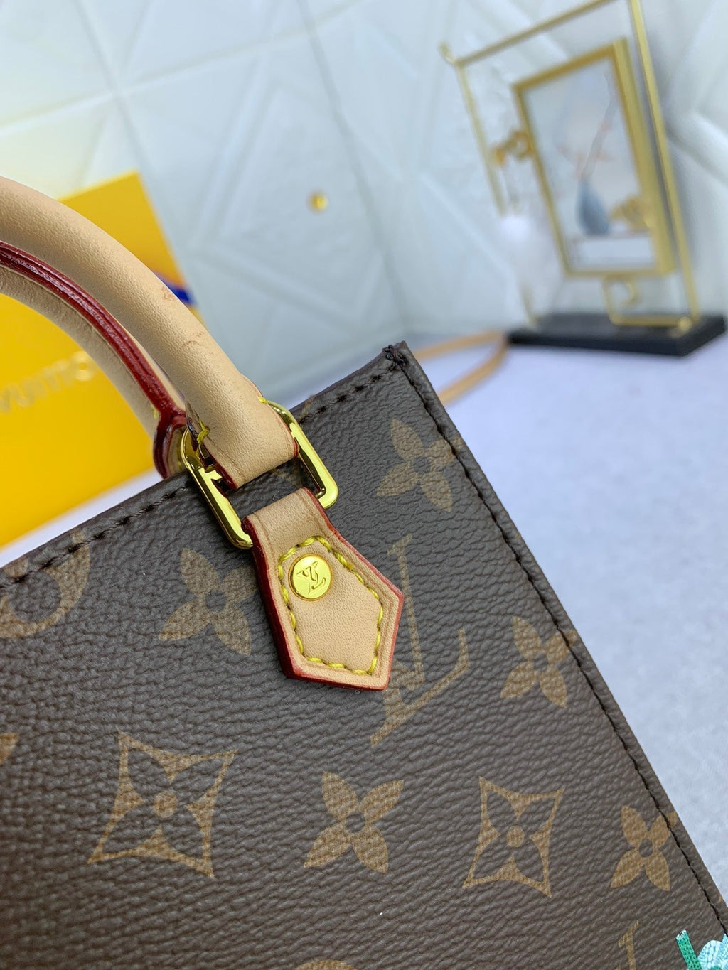 Luxury Bags Louis Vuitton  821