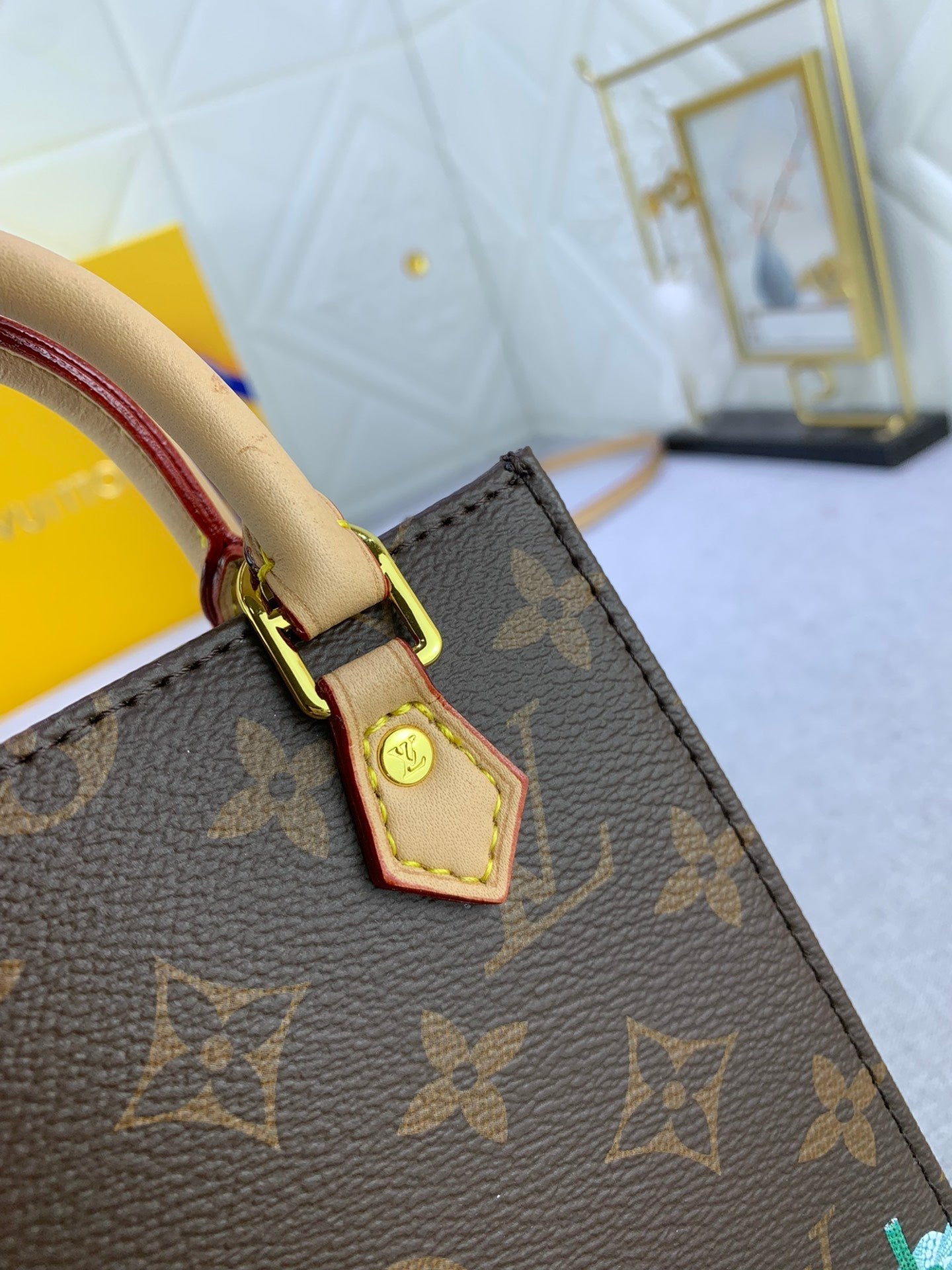 Luxury Bags Louis Vuitton  821