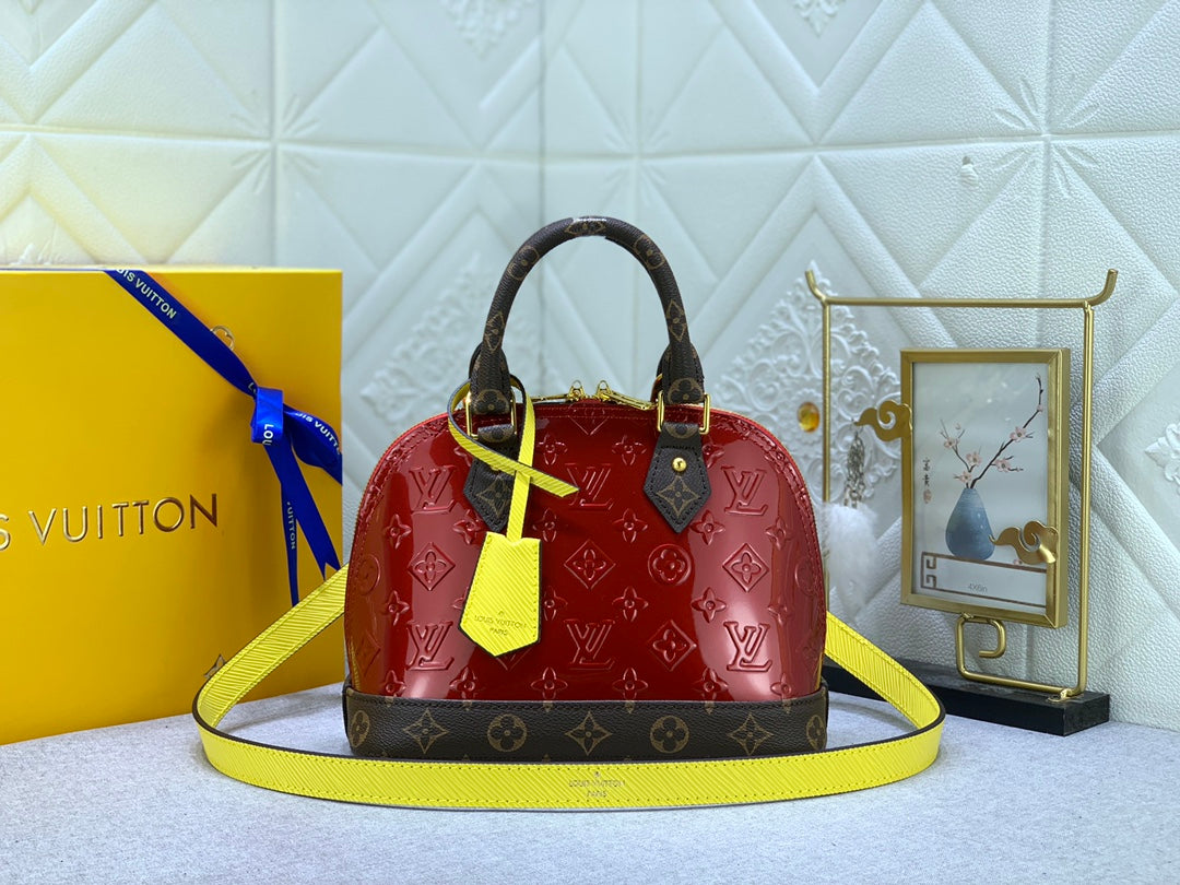 Luxury Bags Louis Vuitton  836