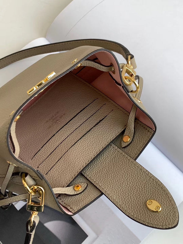 Louis Vuitton Luxury Bags 2582