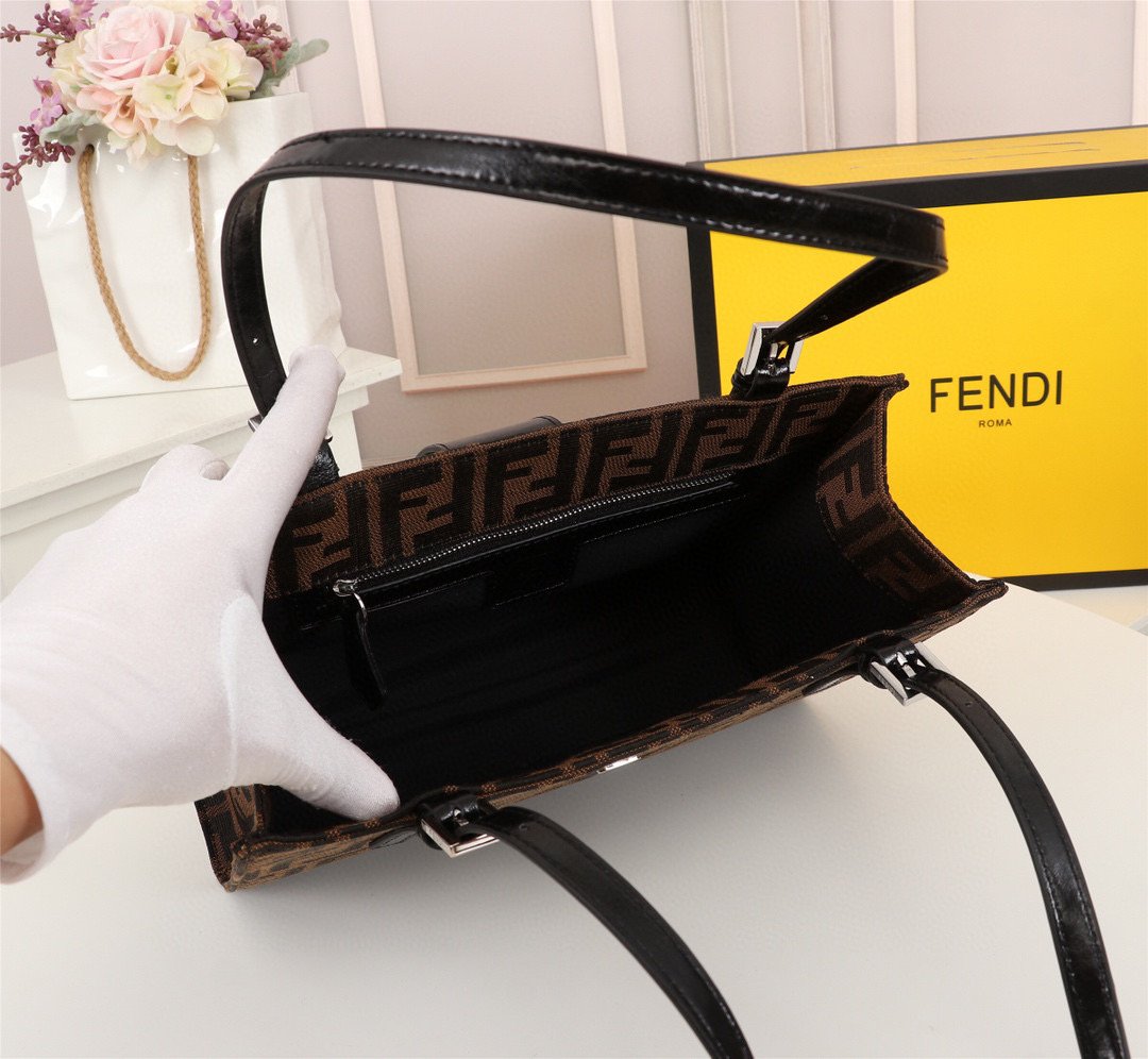 Designer Handbags Fendi 015