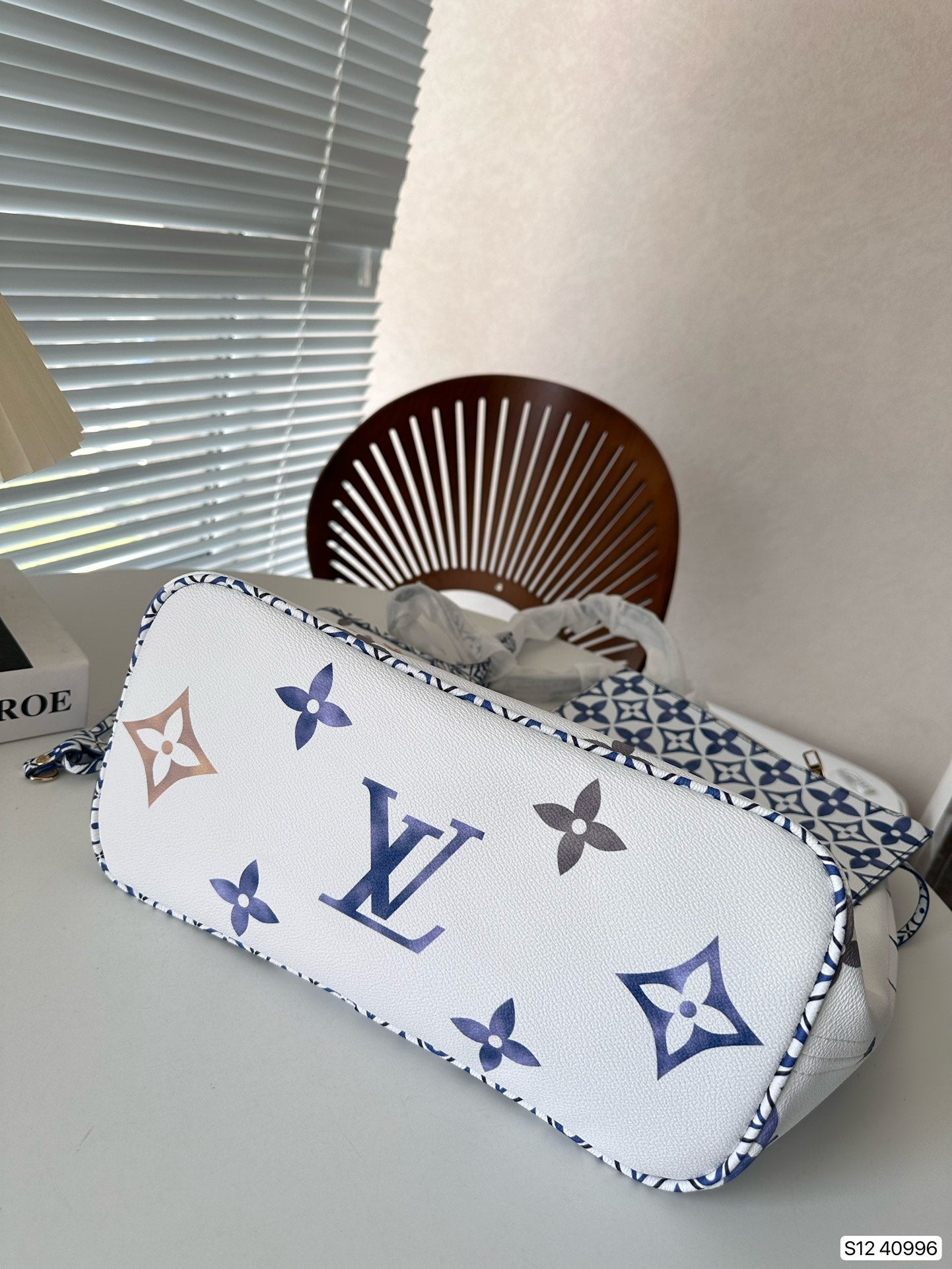 Luxury Bags Louis Vuitton  842
