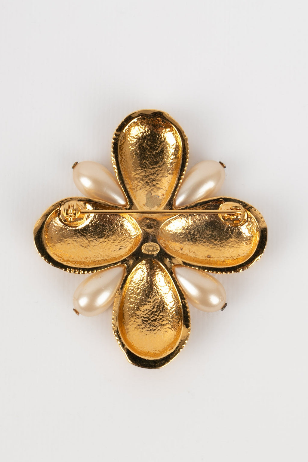 Broche croix Chanel 1997