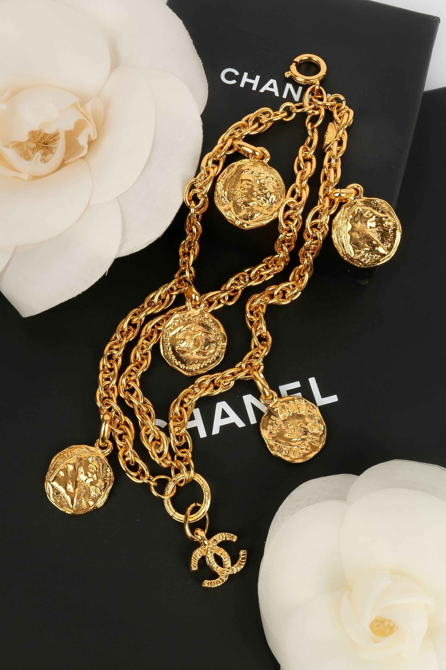 Bracelet charms Chanel