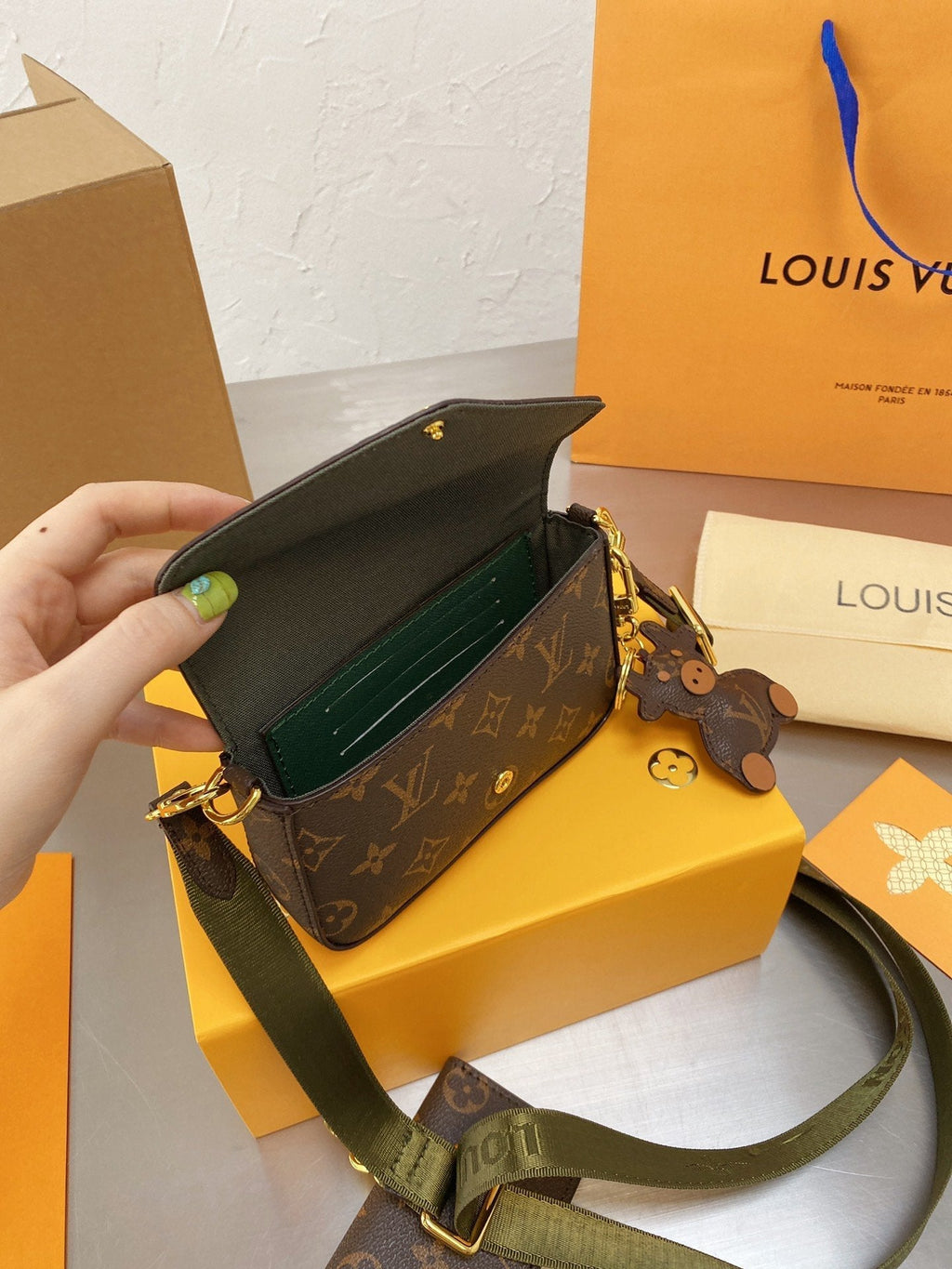 Designer Handbags louis vuitton 066