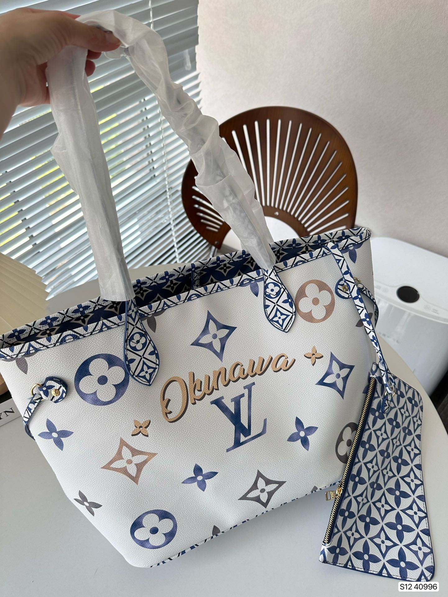 Luxury Bags Louis Vuitton  842