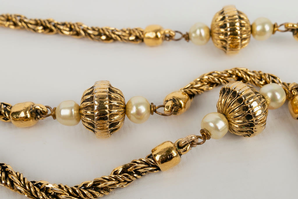 Collier dor�� Chanel 1984