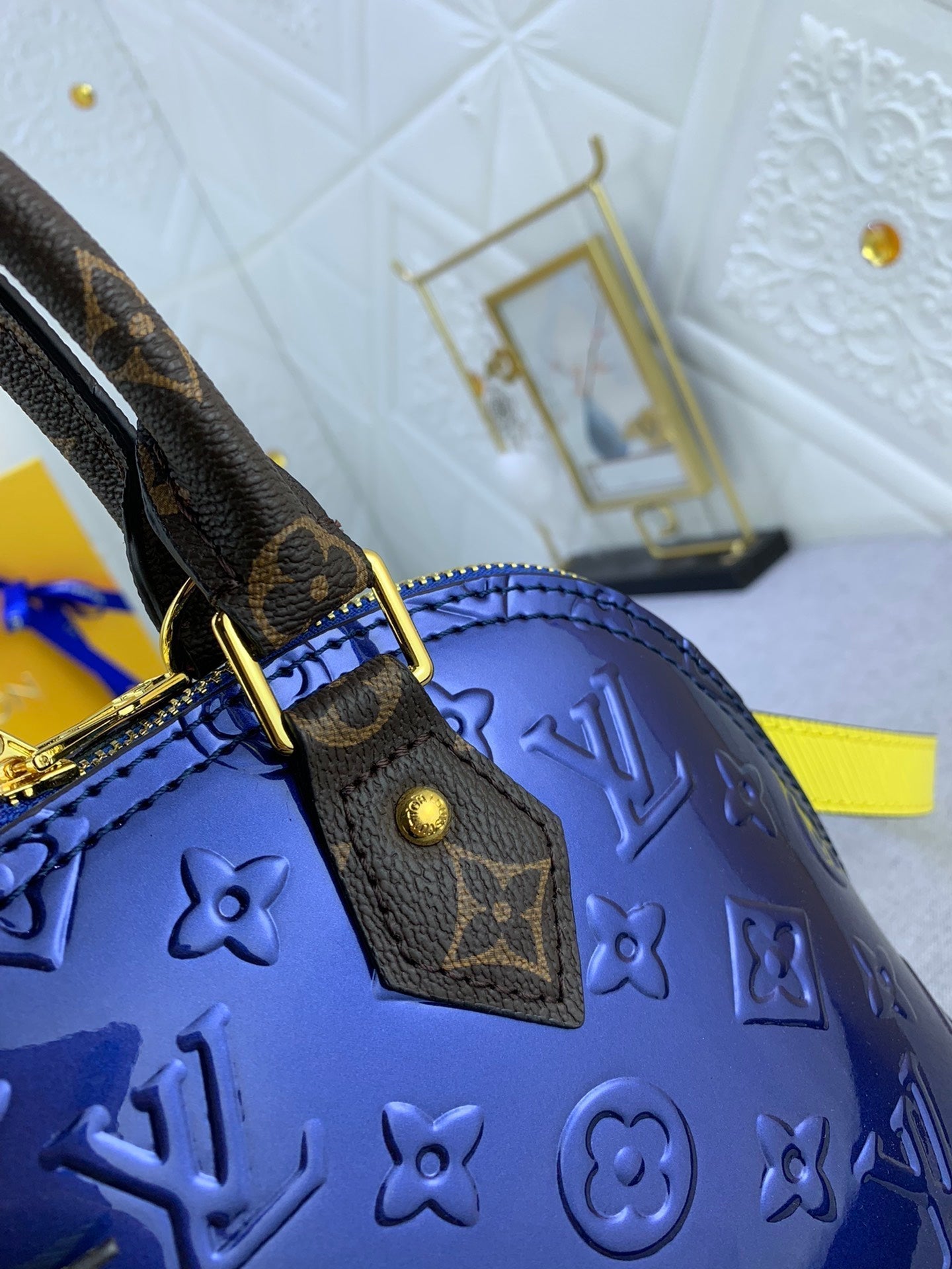Luxury Bags Louis Vuitton  835