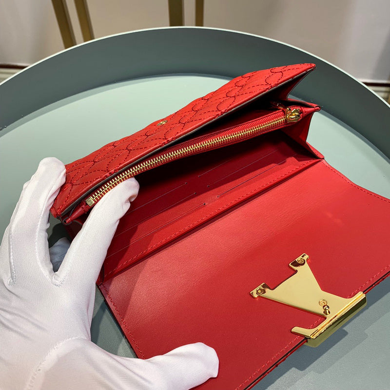 Louis Vuitton Luxury Bags 1877